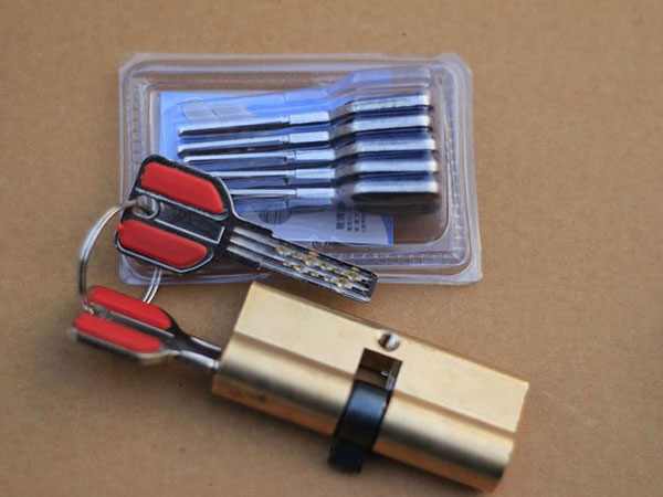 修文24小时上门开锁公司